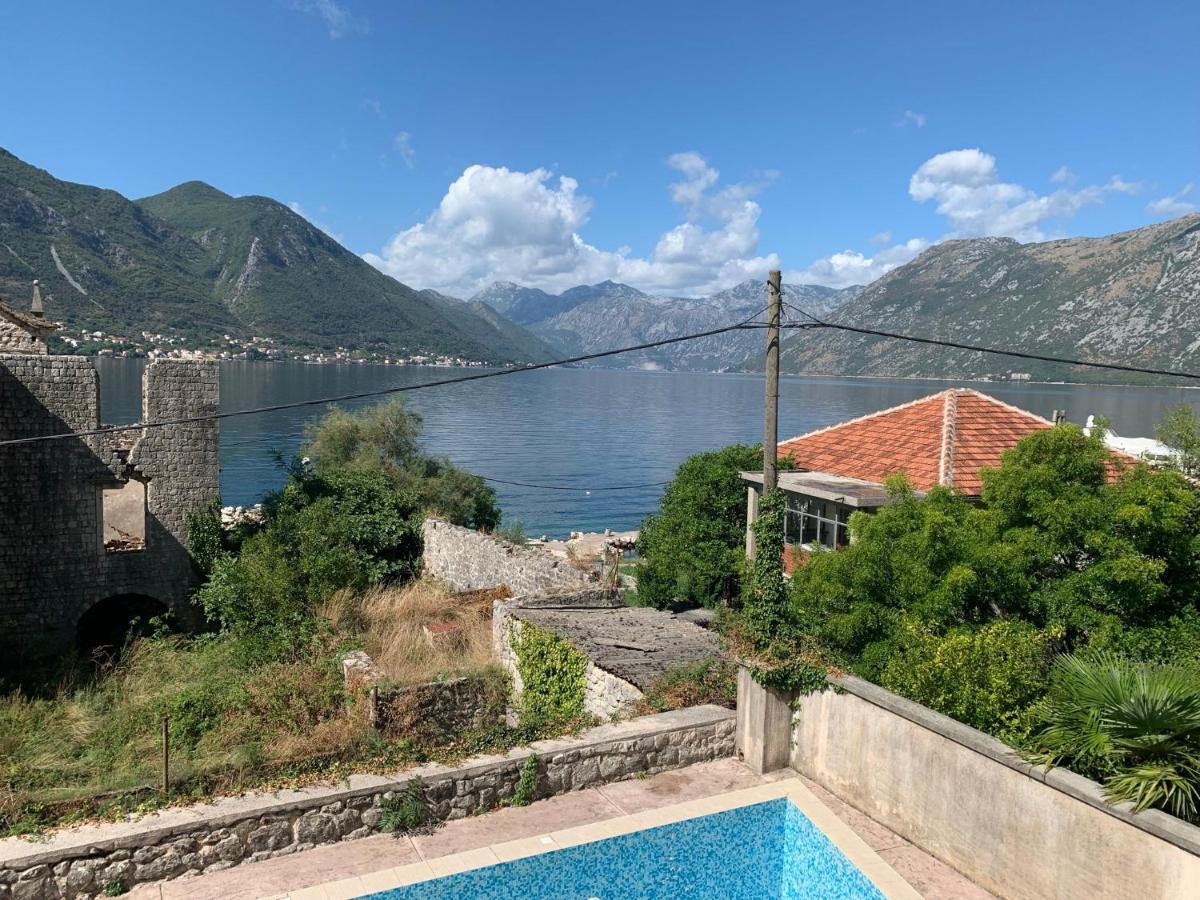 Apartment With Swimmingpool, Seaview And Large Terrace, 1St Floor, Min 2 Persons Dobrota Esterno foto