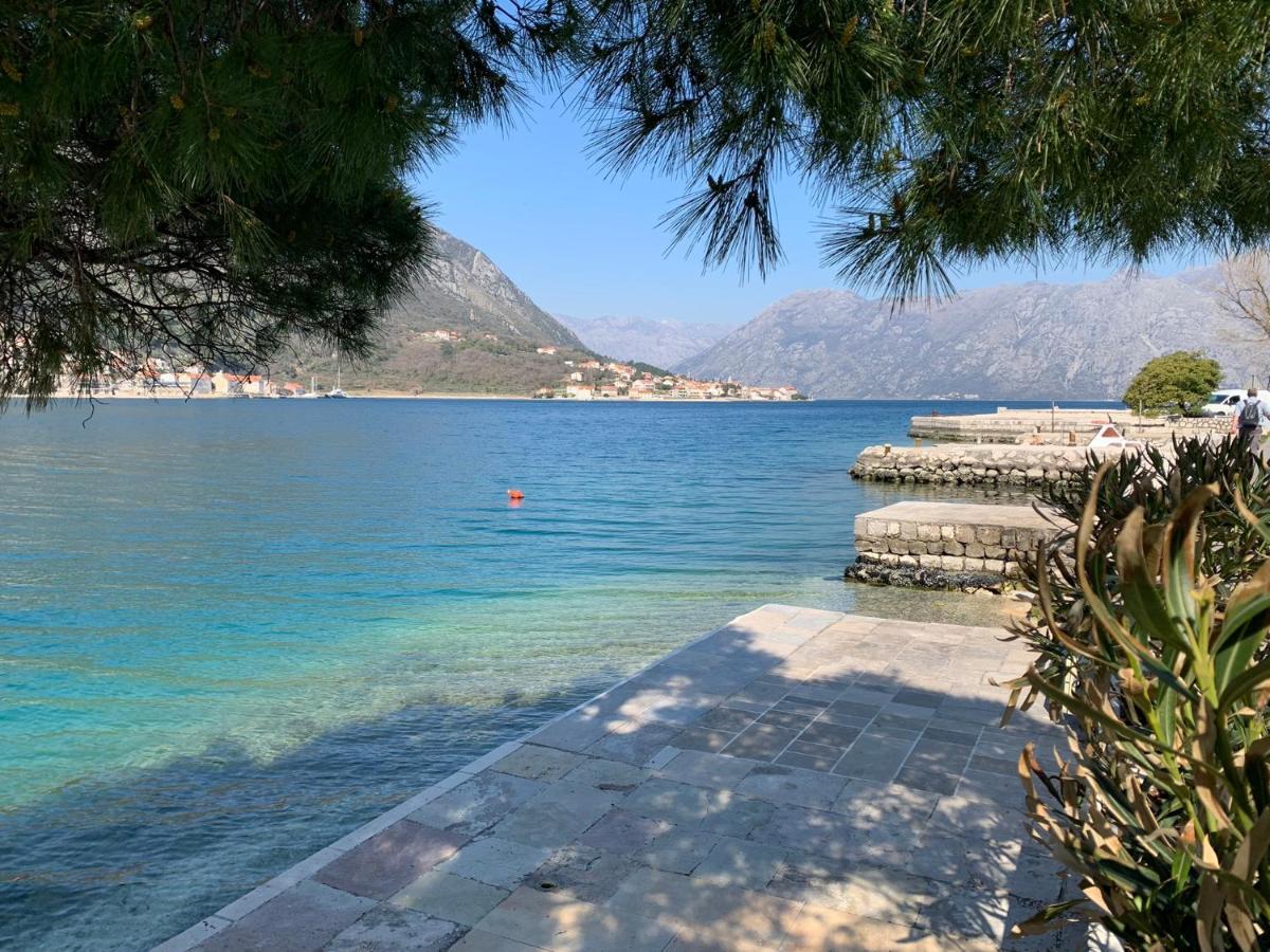Apartment With Swimmingpool, Seaview And Large Terrace, 1St Floor, Min 2 Persons Dobrota Esterno foto