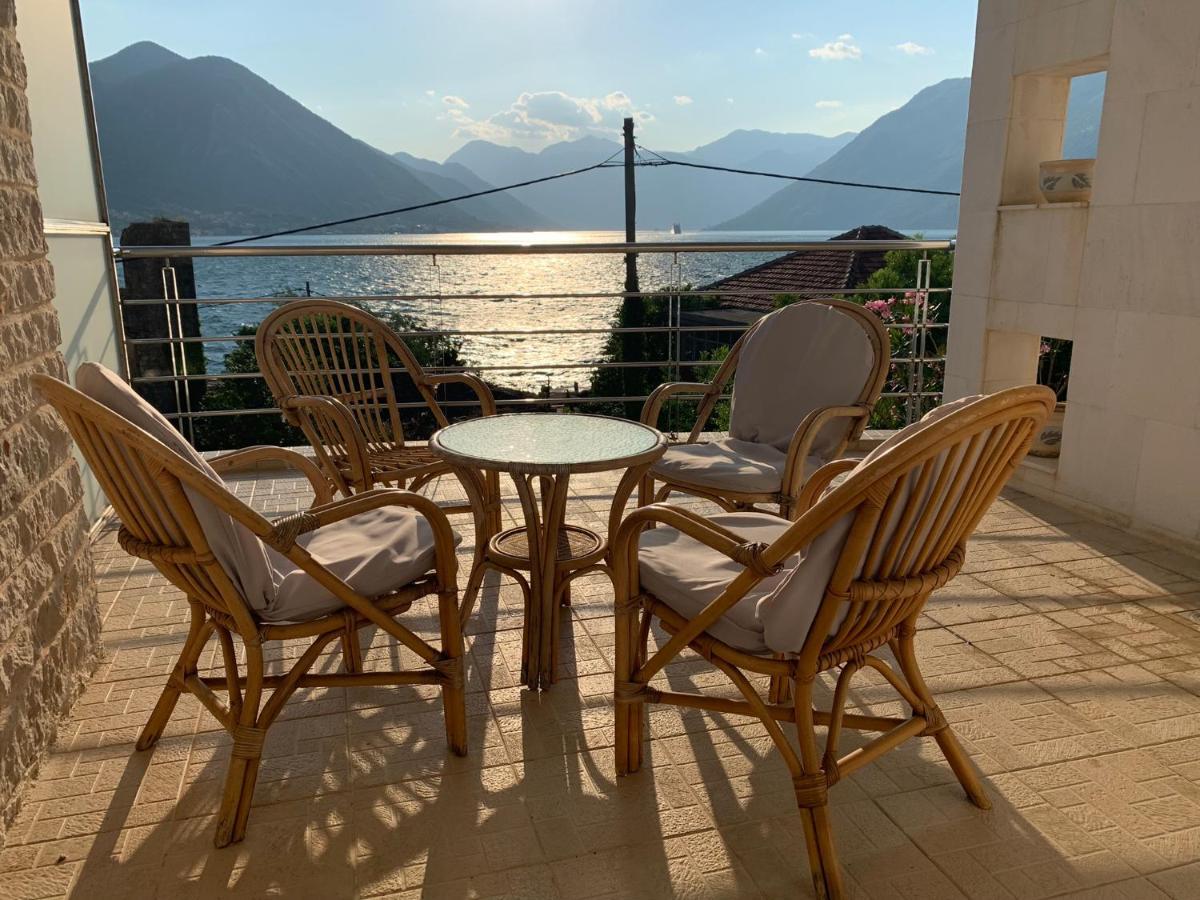 Apartment With Swimmingpool, Seaview And Large Terrace, 1St Floor, Min 2 Persons Dobrota Esterno foto